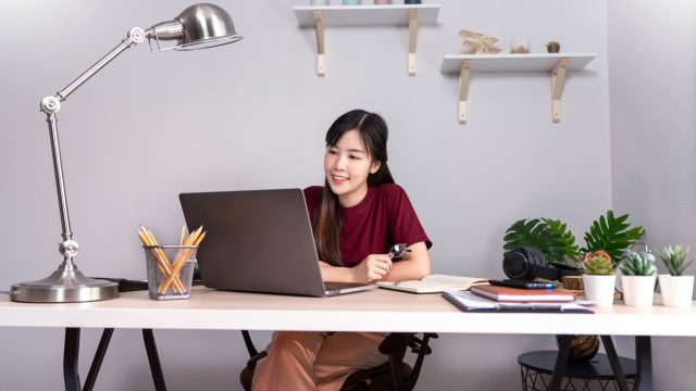 Pekerjaan Anak Rumahan yang Cocok untuk Kamu yang Menyukai Kebebasan Waktu Pekerjaan Anak Rumahan yang Cocok untuk Kamu yang Menyukai Kebebasan Waktu